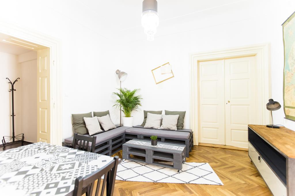 Friday Songs Apartment Prague Exterior photo