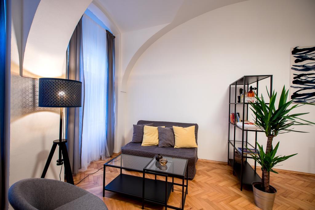 Friday Songs Apartment Prague Exterior photo